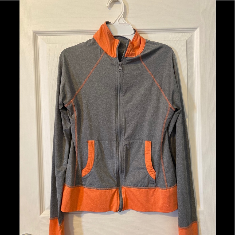 *Threads 4 Though* XS Active Zip-up